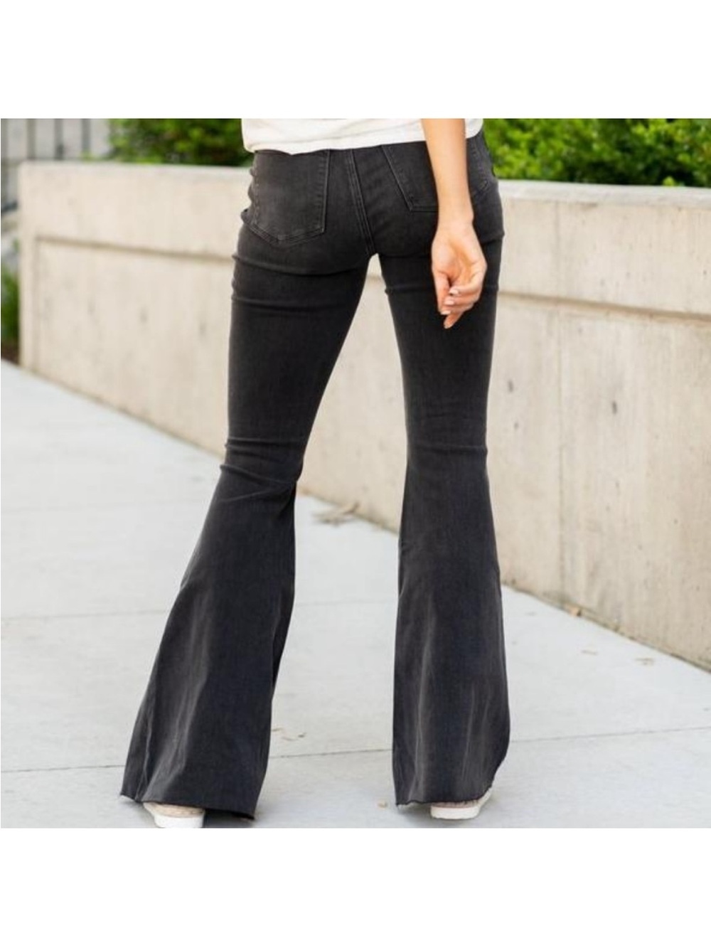 Judy Blue High Waisted Super Flare Jeans Size  30 - Picture 2 of 10
